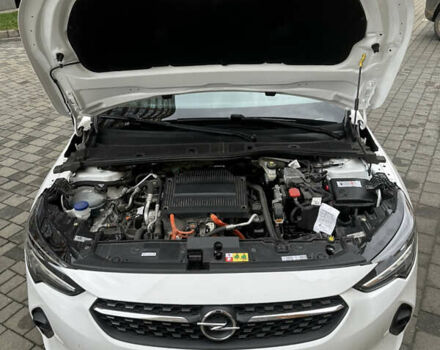 Белый Опель Corsa-e, объемом двигателя 0 л и пробегом 53 тыс. км за 16200 $, фото 15 на Automoto.ua