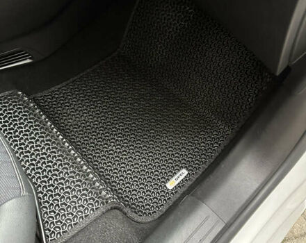 Белый Опель Corsa-e, объемом двигателя 0 л и пробегом 53 тыс. км за 16200 $, фото 23 на Automoto.ua