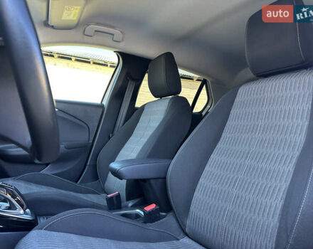 Белый Опель Corsa-e, объемом двигателя 0 л и пробегом 50 тыс. км за 12999 $, фото 25 на Automoto.ua