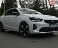 Белый Опель Corsa-e, объемом двигателя 0 л и пробегом 28 тыс. км за 15615 $, фото 8 на Automoto.ua