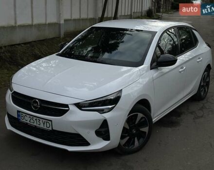 Белый Опель Corsa-e, объемом двигателя 0 л и пробегом 28 тыс. км за 15615 $, фото 5 на Automoto.ua