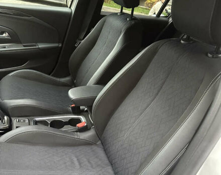 Белый Опель Corsa-e, объемом двигателя 0 л и пробегом 53 тыс. км за 16200 $, фото 19 на Automoto.ua