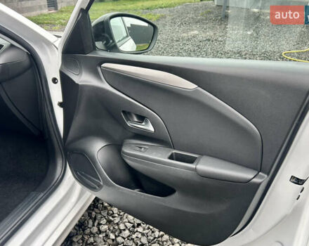 Белый Опель Corsa-e, объемом двигателя 0 л и пробегом 175 тыс. км за 12300 $, фото 33 на Automoto.ua