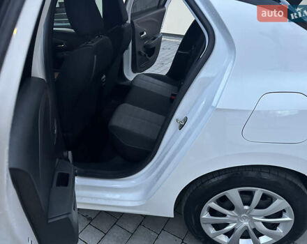 Белый Опель Corsa-e, объемом двигателя 0 л и пробегом 51 тыс. км за 12777 $, фото 12 на Automoto.ua