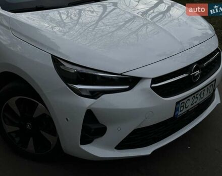 Белый Опель Corsa-e, объемом двигателя 0 л и пробегом 28 тыс. км за 15615 $, фото 12 на Automoto.ua