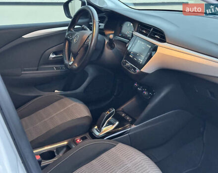 Белый Опель Corsa-e, объемом двигателя 0 л и пробегом 51 тыс. км за 12777 $, фото 16 на Automoto.ua