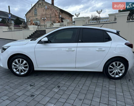Белый Опель Corsa-e, объемом двигателя 0 л и пробегом 51 тыс. км за 12777 $, фото 2 на Automoto.ua