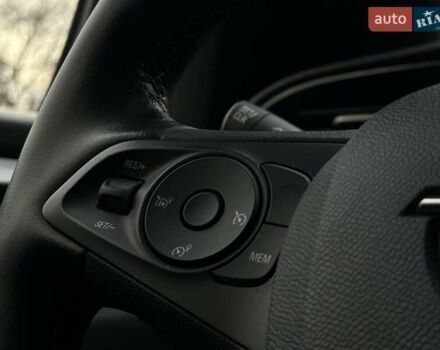 Белый Опель Corsa-e, объемом двигателя 0 л и пробегом 28 тыс. км за 15615 $, фото 54 на Automoto.ua