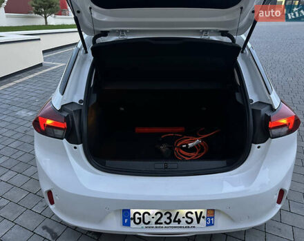 Белый Опель Corsa-e, объемом двигателя 0 л и пробегом 51 тыс. км за 12777 $, фото 14 на Automoto.ua