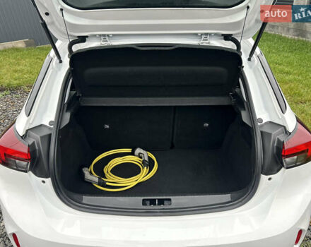 Белый Опель Corsa-e, объемом двигателя 0 л и пробегом 175 тыс. км за 12300 $, фото 41 на Automoto.ua