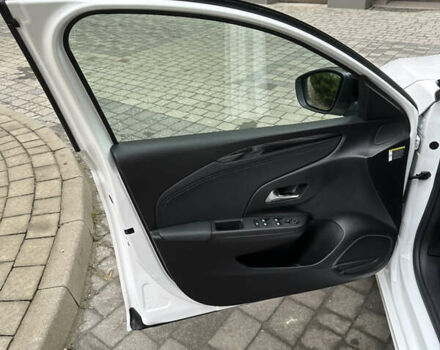 Белый Опель Corsa-e, объемом двигателя 0 л и пробегом 53 тыс. км за 16200 $, фото 16 на Automoto.ua