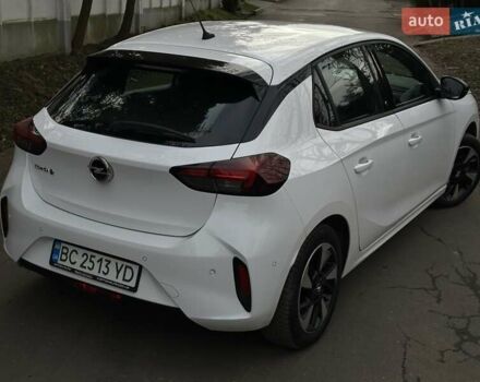 Белый Опель Corsa-e, объемом двигателя 0 л и пробегом 28 тыс. км за 15615 $, фото 21 на Automoto.ua