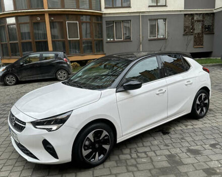 Белый Опель Corsa-e, объемом двигателя 0 л и пробегом 53 тыс. км за 16200 $, фото 3 на Automoto.ua
