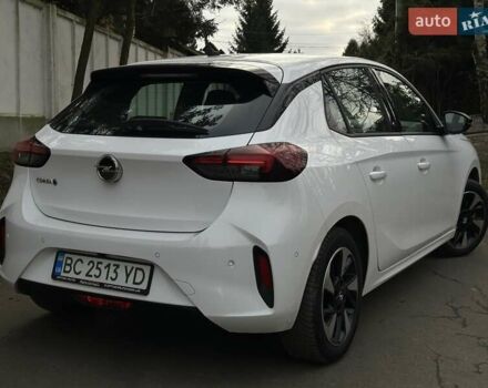 Белый Опель Corsa-e, объемом двигателя 0 л и пробегом 28 тыс. км за 15615 $, фото 20 на Automoto.ua