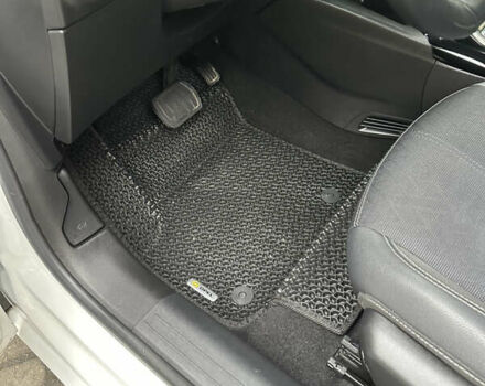 Белый Опель Corsa-e, объемом двигателя 0 л и пробегом 53 тыс. км за 16200 $, фото 20 на Automoto.ua