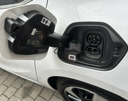 Белый Опель Corsa-e, объемом двигателя 0 л и пробегом 53 тыс. км за 16200 $, фото 40 на Automoto.ua