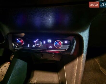 Белый Опель Corsa-e, объемом двигателя 0 л и пробегом 34 тыс. км за 11999 $, фото 27 на Automoto.ua