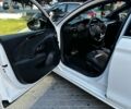 Белый Опель Corsa-e, объемом двигателя 0 л и пробегом 15 тыс. км за 16000 $, фото 10 на Automoto.ua
