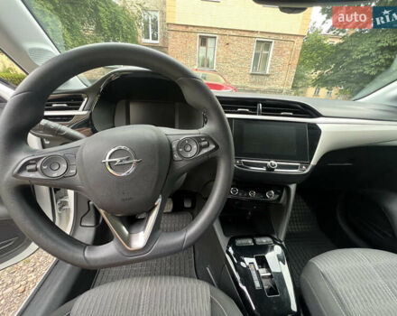Белый Опель Corsa-e, объемом двигателя 0 л и пробегом 39 тыс. км за 13500 $, фото 5 на Automoto.ua