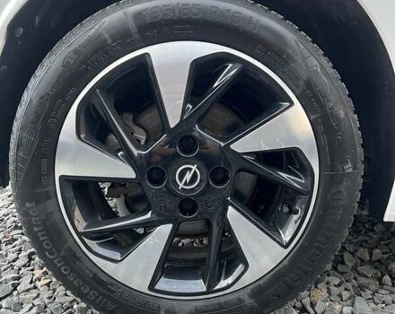 Белый Опель Corsa-e, объемом двигателя 0 л и пробегом 37 тыс. км за 14200 $, фото 1 на Automoto.ua