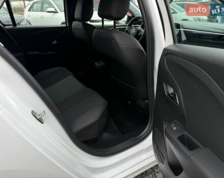 Белый Опель Corsa-e, объемом двигателя 0 л и пробегом 38 тыс. км за 14700 $, фото 19 на Automoto.ua