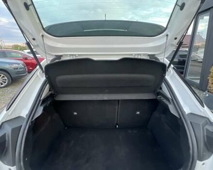 Белый Опель Corsa-e, объемом двигателя 0 л и пробегом 37 тыс. км за 14200 $, фото 23 на Automoto.ua