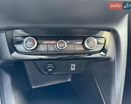 Белый Опель Corsa-e, объемом двигателя 0 л и пробегом 5 тыс. км за 16800 $, фото 110 на Automoto.ua