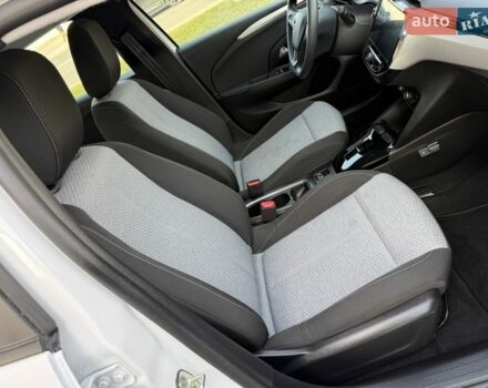Белый Опель Corsa-e, объемом двигателя 0 л и пробегом 5 тыс. км за 16800 $, фото 46 на Automoto.ua