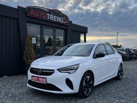 Белый Опель Corsa-e, объемом двигателя 0 л и пробегом 37 тыс. км за 14200 $, фото 1 на Automoto.ua