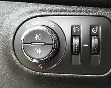 Серый Опель Corsa-e, объемом двигателя 1.4 л и пробегом 88 тыс. км за 8399 $, фото 6 на Automoto.ua
