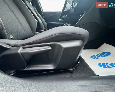 Серый Опель Corsa-e, объемом двигателя 0 л и пробегом 41 тыс. км за 14000 $, фото 29 на Automoto.ua