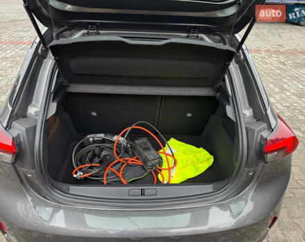 Серый Опель Corsa-e, объемом двигателя 0 л и пробегом 97 тыс. км за 12500 $, фото 6 на Automoto.ua