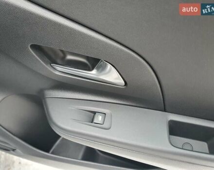 Серый Опель Corsa-e, объемом двигателя 0 л и пробегом 53 тыс. км за 12599 $, фото 54 на Automoto.ua