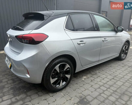 Сірий Опель Corsa-e, об'ємом двигуна 0 л та пробігом 12 тис. км за 15900 $, фото 3 на Automoto.ua