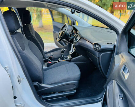 Білий Опель Crossland, об'ємом двигуна 1.2 л та пробігом 7 тис. км за 16500 $, фото 11 на Automoto.ua