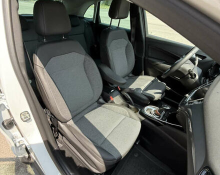 Белый Опель Crossland, объемом двигателя 1.2 л и пробегом 10 тыс. км за 20700 $, фото 9 на Automoto.ua