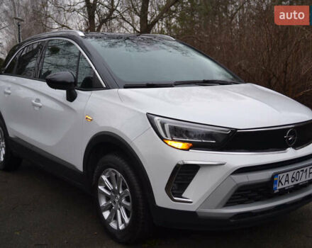 Белый Опель Crossland, объемом двигателя 1.2 л и пробегом 170 тыс. км за 15700 $, фото 1 на Automoto.ua