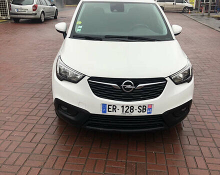 Белый Опель Crossland X, объемом двигателя 1.56 л и пробегом 285 тыс. км за 11500 $, фото 1 на Automoto.ua