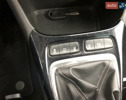 Белый Опель Crossland X, объемом двигателя 1.56 л и пробегом 285 тыс. км за 11500 $, фото 12 на Automoto.ua