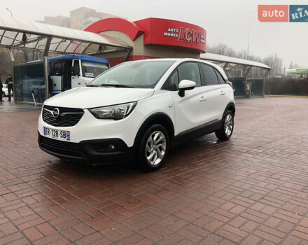 Белый Опель Crossland X, объемом двигателя 1.56 л и пробегом 285 тыс. км за 11500 $, фото 2 на Automoto.ua