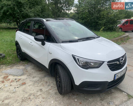 Белый Опель Crossland X, объемом двигателя 1.2 л и пробегом 82 тыс. км за 13900 $, фото 2 на Automoto.ua