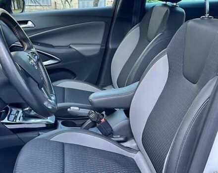 Белый Опель Crossland X, объемом двигателя 1.2 л и пробегом 161 тыс. км за 15500 $, фото 2 на Automoto.ua