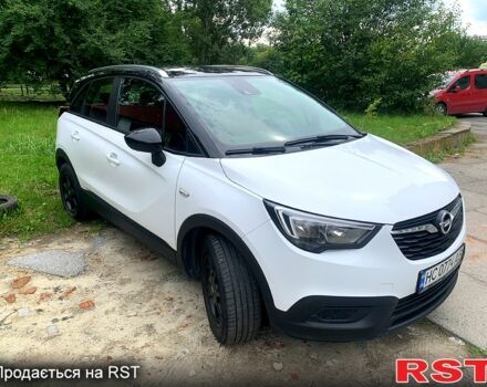 Білий Опель Crossland X, об'ємом двигуна 1.2 л та пробігом 81 тис. км за 14800 $, фото 1 на Automoto.ua