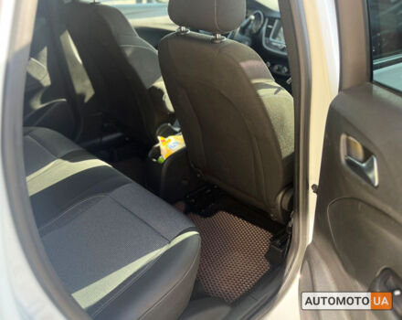 Білий Опель Crossland X, об'ємом двигуна 1.5 л та пробігом 113 тис. км за 17000 $, фото 25 на Automoto.ua