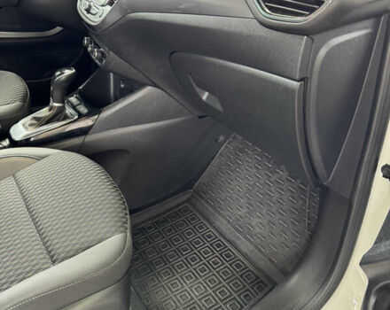 Білий Опель Crossland X, об'ємом двигуна 1.2 л та пробігом 46 тис. км за 14500 $, фото 14 на Automoto.ua