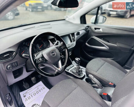 Білий Опель Crossland X, об'ємом двигуна 1.5 л та пробігом 179 тис. км за 13950 $, фото 17 на Automoto.ua