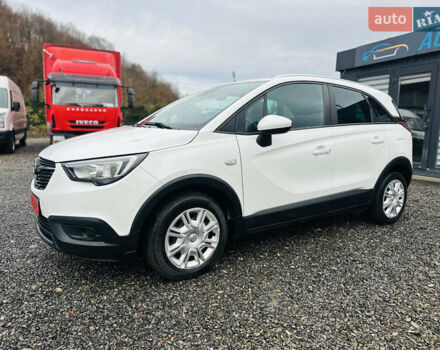 Білий Опель Crossland X, об'ємом двигуна 1.5 л та пробігом 179 тис. км за 13950 $, фото 2 на Automoto.ua