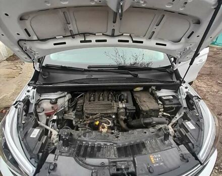 Белый Опель Crossland X, объемом двигателя 1.2 л и пробегом 73 тыс. км за 13500 $, фото 5 на Automoto.ua