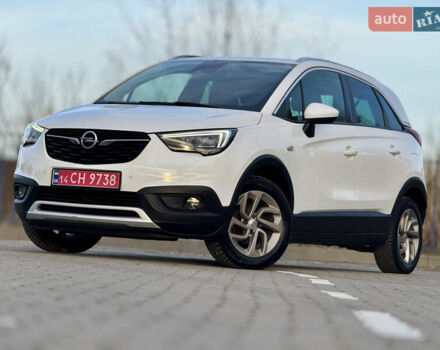 Белый Опель Crossland X, объемом двигателя 1.5 л и пробегом 161 тыс. км за 13100 $, фото 1 на Automoto.ua