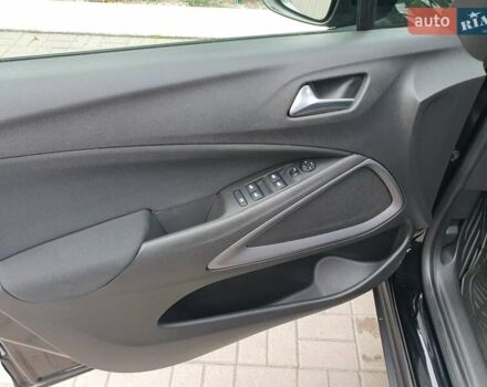 Чорний Опель Crossland X, об'ємом двигуна 1.2 л та пробігом 62 тис. км за 13999 $, фото 73 на Automoto.ua